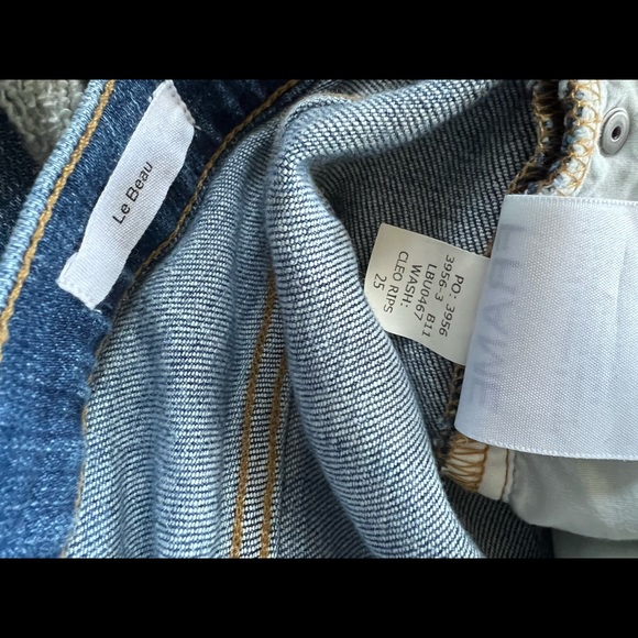 Frame Le Beau Jeans. Cleo Rips. Size 25 - Picture 4 of 5